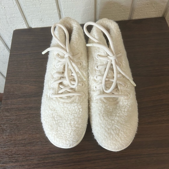 Allbirds Wool Runner Up Fluffs Sneakers, size 8. - Picture 6 of 8